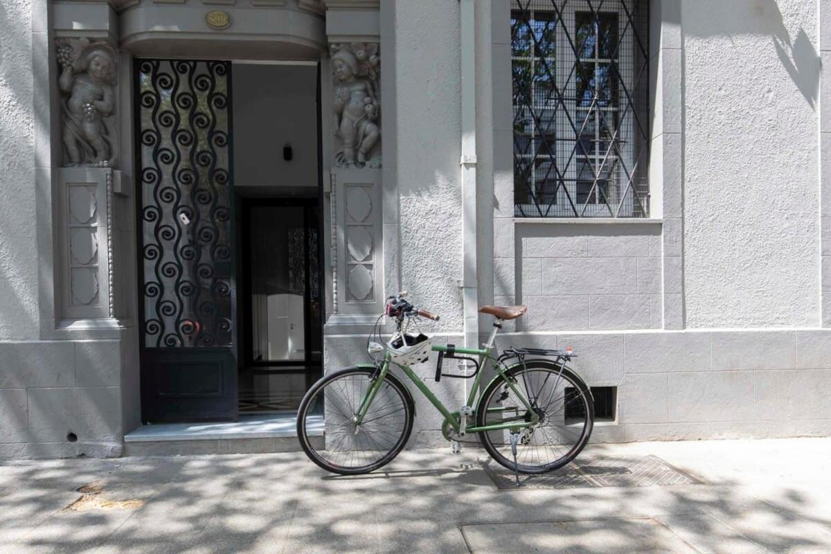 Hom I En Ubicacion Privilegiada En Edif Historico * Santiago del Cile